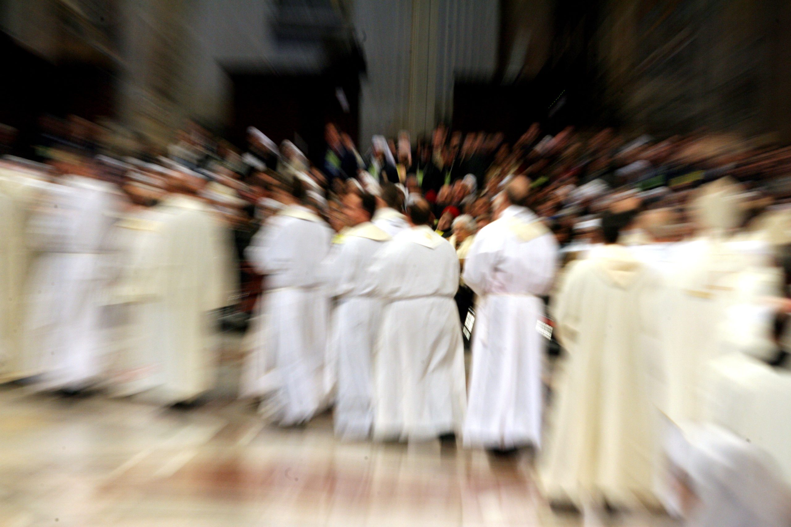 Insieme al clero, ai Consigli parrocchiali e agli Uffici pastorali